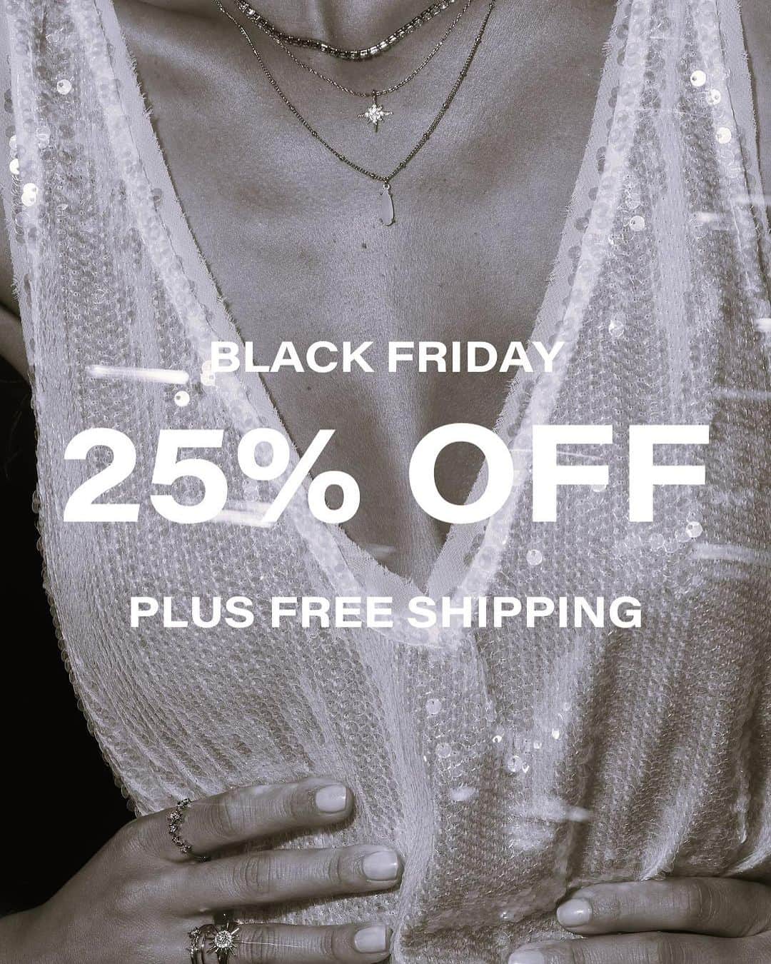 オレリアのインスタグラム：「Black Friday is HERE! Get 25% off and today only get FREE SHIPPING ✨ Use code: BF25」