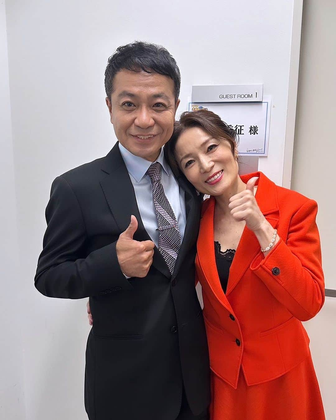 マルシアのインスタグラム：「ヒデちゃんの番組  #中山秀征の有楽町で逢いまSHOW  ニッポン放送 OA 1本目:12/24(日)朝 5:30〜6:00 2本目:12/31(日)朝5:30〜6:00  よろしくお願いします。  先輩と久しぶりに会って嬉しかった。  感謝 #中山秀征 #マルシア」