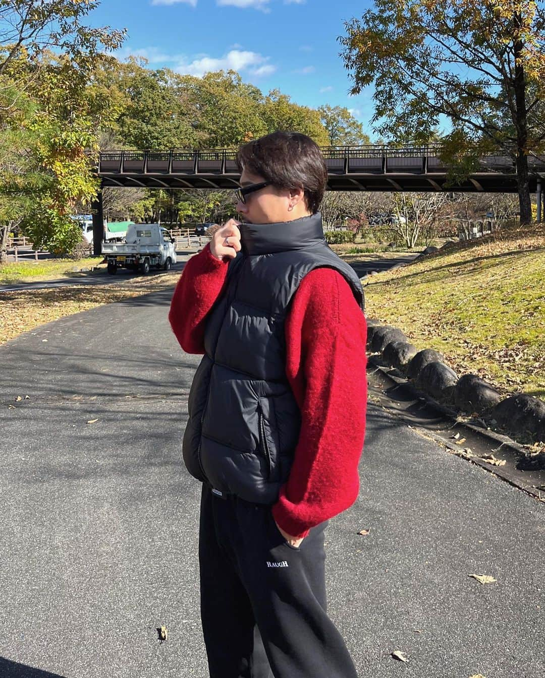 TOMOYAさんのインスタグラム写真 - (TOMOYAInstagram)「. 紅葉シーズンも終わって いよいよ冬来そうだねぇ🥶  #outfit #ootd #mensfashion」11月24日 19時04分 - tomoya_hagiwara