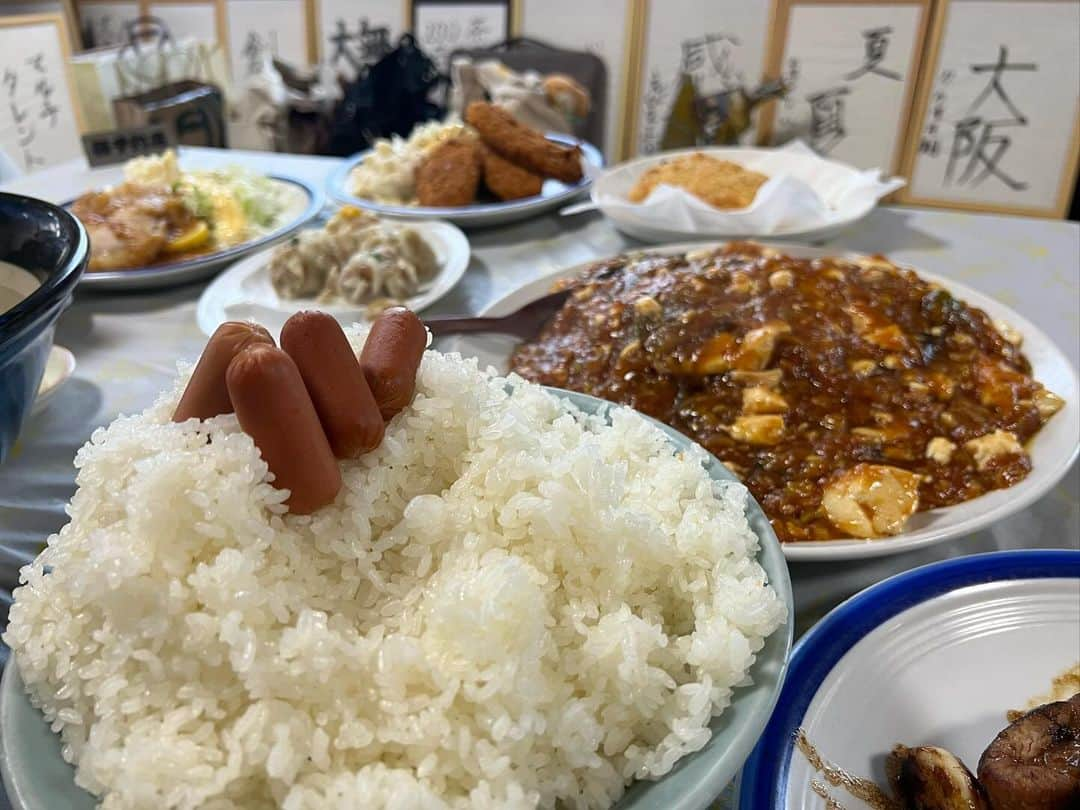 あこさんのインスタグラム写真 - (あこInstagram)「文福飯店さん②✨ 私たちが命名させていただいた『ペコパンチ‼︎!はらぺこスペアリブ』🔥文福飯店さんには作れない料理はない…！！美味しい…！！いつもたくさんのお料理ありがとうございます🙇✨ #文福飯店 #デカ盛り #大食い #双子 #はらぺこツインズ #大食い女子 #먹방 #대식가 #먹팔  #먹스타그램 #大胃王 #モッパン #ความตะกละ #Ham ăn #Gula」11月24日 19時06分 - harapeko__ako