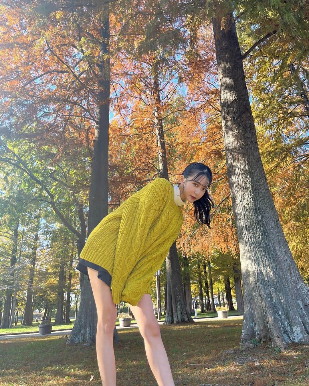 島袋香菜さんのインスタグラム写真 - (島袋香菜Instagram)「秋だね〜🍁♡  紅葉が綺麗で気になってた水元公園💭 今年ようやく行けた(˶ˊᵕˋ˵)  #水元公園 #紅葉 #紅葉スポット #秋コーデ」11月24日 19時16分 - _kanaloco_