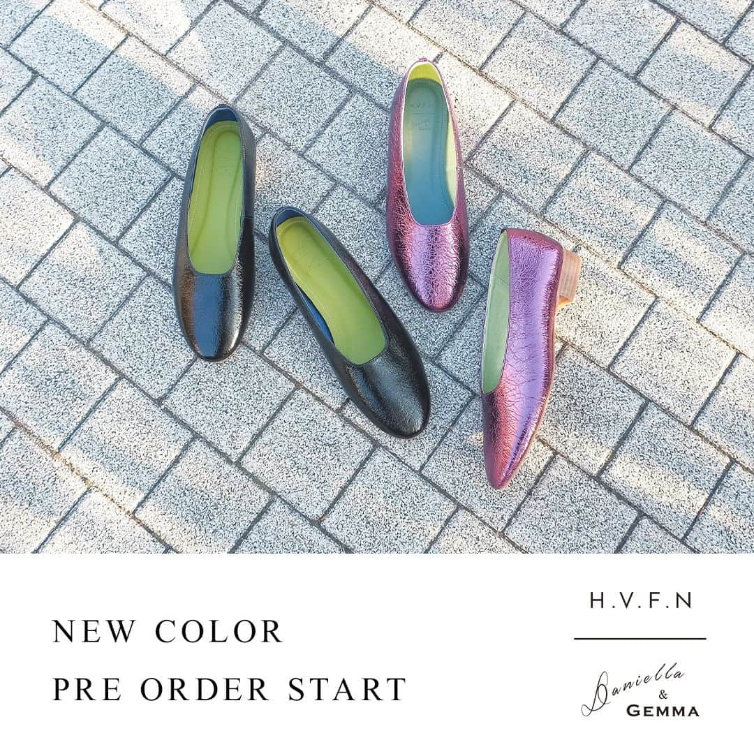 Daniella&GEMMAさんのインスタグラム写真 - (Daniella&GEMMAInstagram)「⁡ - H.V.F.N × Daniella＆ GEMMA Collaboration Shoes NEW COLOR PRE ORDER START!  //セレクトショップなどで人気のバッグブランド「H.V.F.N」とのコラボシューズ//  どんなシチュエーションにも履けるシンプルでベーシックなバレエシューズ  ー　ー　ー　ー　ー　ー　  ベーシックなブラックとニュアンスのパープルの2色の新色が登場！  ー　ー　ー　ー　ー　ー  本日より danigemma.comにて先行予約販売をスタート！  ■カラー■  BLACK ・・・マットな質感でありつつも光沢あるブラックメタリック  PURPLE ・・・ピンク味のパープルメタリック  -  #h.v.f.nコラボ #ダニエラアンドジェマ #ダニジェマ #daniellaandgemma #danigemma #collaboration #コラボ #preorder #先行予約」11月24日 19時14分 - daniella_and_gemma