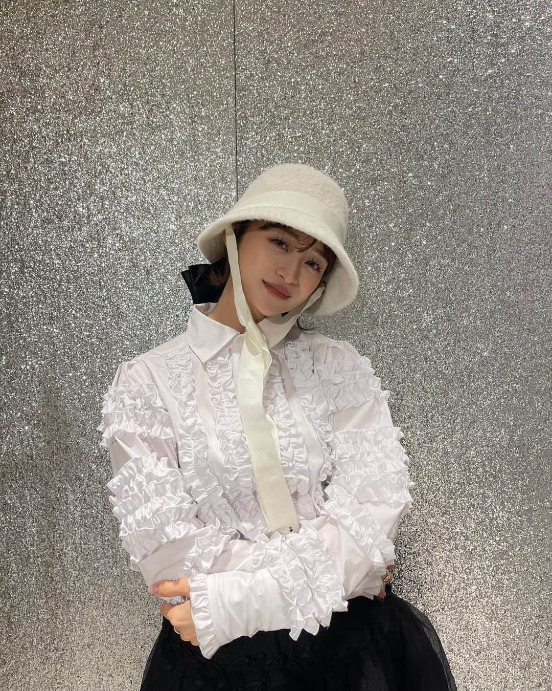 YUYUさんのインスタグラム写真 - (YUYUInstagram)「B.BOUTIQUE OSAKA day1-2🧥🎀🧢  🩶 @bibiy_official  #BSHOULDERSTRAP #LYLAFRILLBLOUSE #BSCARLETTSKIRT #OffenBibiyshoes  #ELISATWEEDJACKET #NOELLESHEERDRESS #BDAPHNE」11月24日 19時15分 - yuyukmt