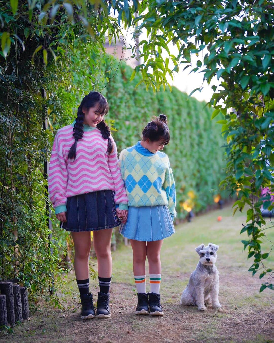 はねまりさんのインスタグラム写真 - (はねまりInstagram)「たまごっち✖️ALGY✖️BREEZEコラボアイテム発売🥳 洋服のデザインも色も🩵全部可愛いです🩷 90cmから160cmまであります。 洋服以外にも色々ありますが、皆さん、ぜひぜひチェックしてね👍  まりちゃん(身長135cm) 130cm着用😃 はねちゃん(身長155cm) 150cm着用🥰  #はねまり #はねまりチャンネル #algy #たまごっち #子供服 #キッズコーデ #小学生コーデ #中学生コーデ #子供コーデ #ファッション #キッズファッション #通学コーデ #お揃い #ユーチューバー #hanemari #youtuber #fashion #tamagotchi #js   @algy_official  @tmgc_official_jp @breeze__official」11月24日 19時25分 - hanemarisworld