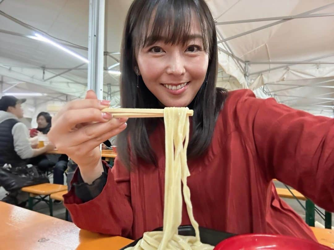 伊藤えみさんのインスタグラム写真 - (伊藤えみInstagram)「新宿に行ったら、そりゃあね🍜👀  大つけ麺博で頑者のつけ麺。「超濃厚 渡り蟹と甘エビのNEXTLEVEL」なんて名前でもう美味しいけど、麺もスープも素晴らしくて名前のハードル超えてきた🥰  #ラーメン #つけ麺 #つけ博 #頑者 #ramen #ラーメン好き」11月24日 19時26分 - itoemi1019