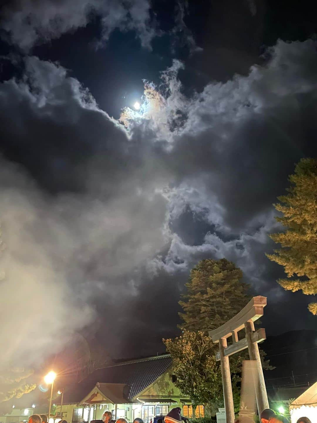 佐々木みすずさんのインスタグラム写真 - (佐々木みすずInstagram)「物部神社の夜空は神秘的🥰」11月24日 19時20分 - misuzusasaki