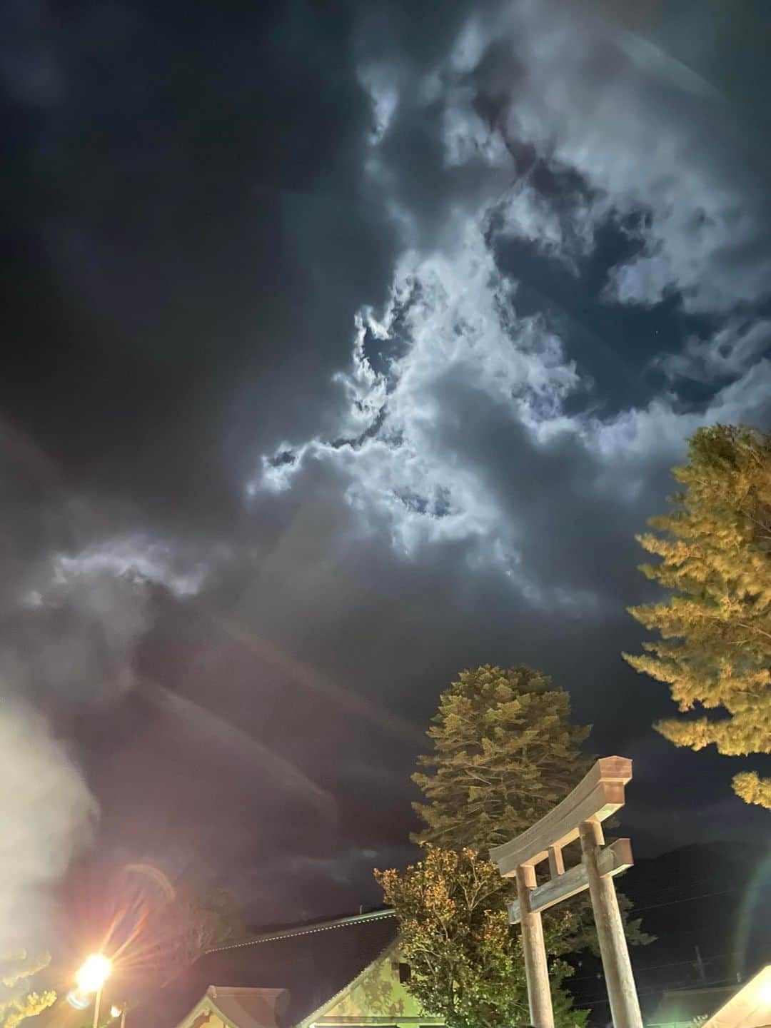 佐々木みすずさんのインスタグラム写真 - (佐々木みすずInstagram)「物部神社の夜空は神秘的🥰」11月24日 19時20分 - misuzusasaki