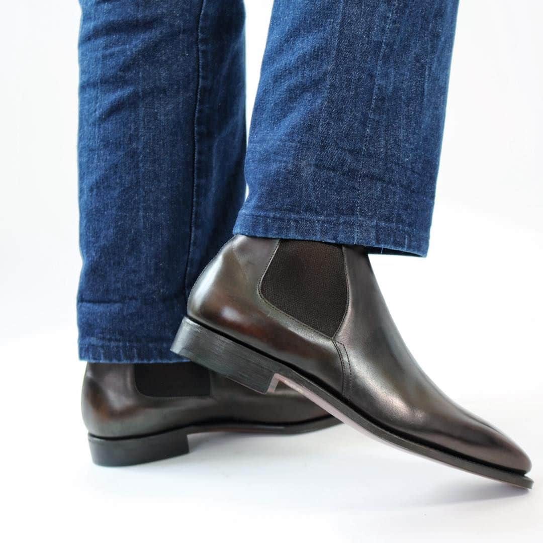 コルテのインスタグラム：「Whether you are looking to treat yourself at Corthay, we have something unique for everyone!  Model : Bella boot Color :  Ebene  www.corthay.com #classicsshoes #corthay」