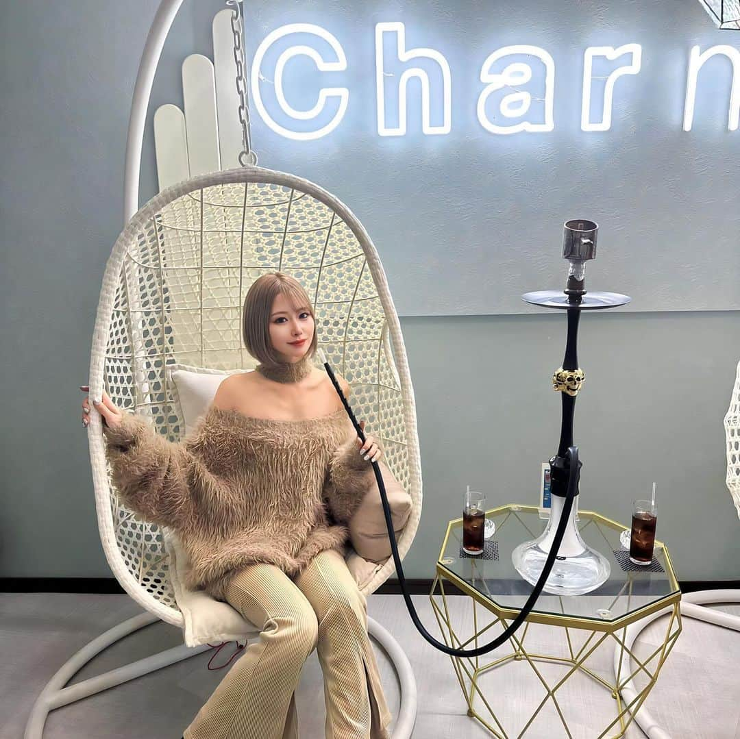 橘りあさんのインスタグラム写真 - (橘りあInstagram)「新大久保駅の近くにある  @charme.shisha シーシャ屋さんに行ってきた☺️💭 . シーシャの台が豊富で💀の台にしてみたよん♡♡ 💀の所から煙が出て可愛かった🤍 . . #シーシャ #シーシャカフェ #シーシャバー #shisha #shishatime #chill」11月24日 19時22分 - ria.217