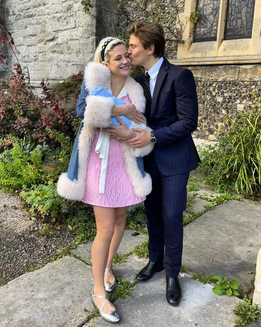 ピクシー・ロットのインスタグラム：「Albert Charles Cheshire 💙 It has already been the most amazing time of our lives with you little Bertie and we feel so incredibly lucky you chose us to be your m and d xx」