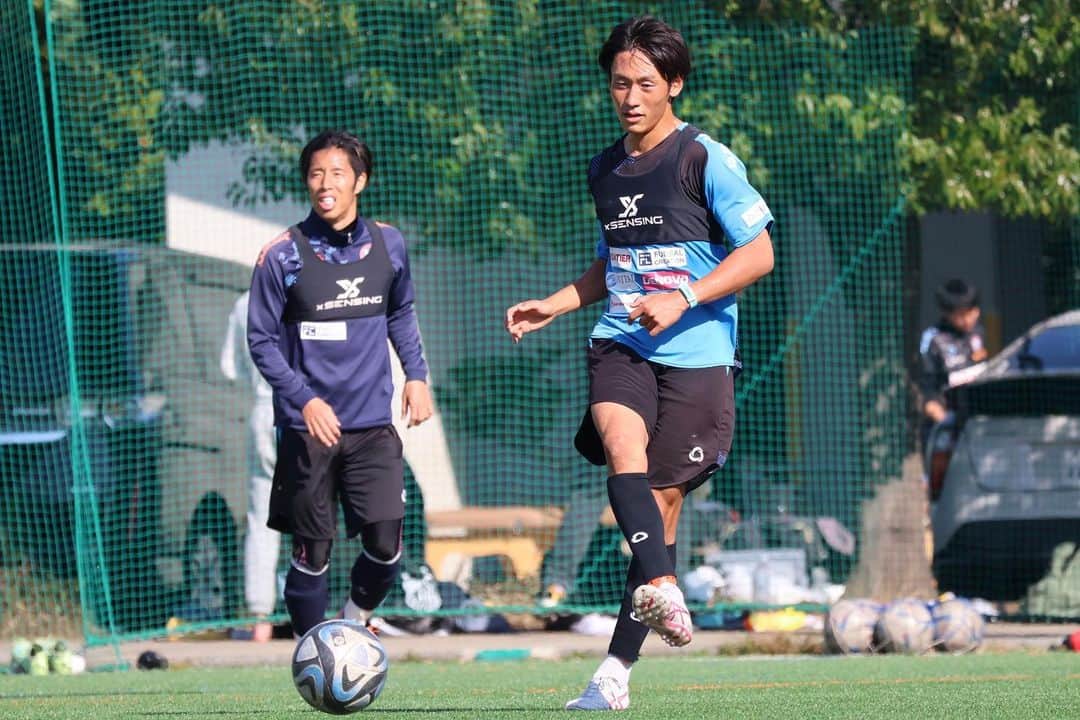 横浜スポーツ&カルチャークラブさんのインスタグラム写真 - (横浜スポーツ&カルチャークラブInstagram)「. 🔵training🟠  11/24  training photo📸  #中里崇宏 #大越寛人 #佐川亮介 #佐藤大樹 #花房稔  ホーム最終戦👉 📅11/26（日）13:00ko 🆚#AC長野パルセイロ 👑#明治安田生命横浜支社THANKSMATCH 🏟#ニッパツ三ツ沢球技場  #yscc #Ｊリーグ #jleague #j3 #横浜 #本牧 #soccer #サッカー #bonera」11月24日 20時00分 - yscc_official