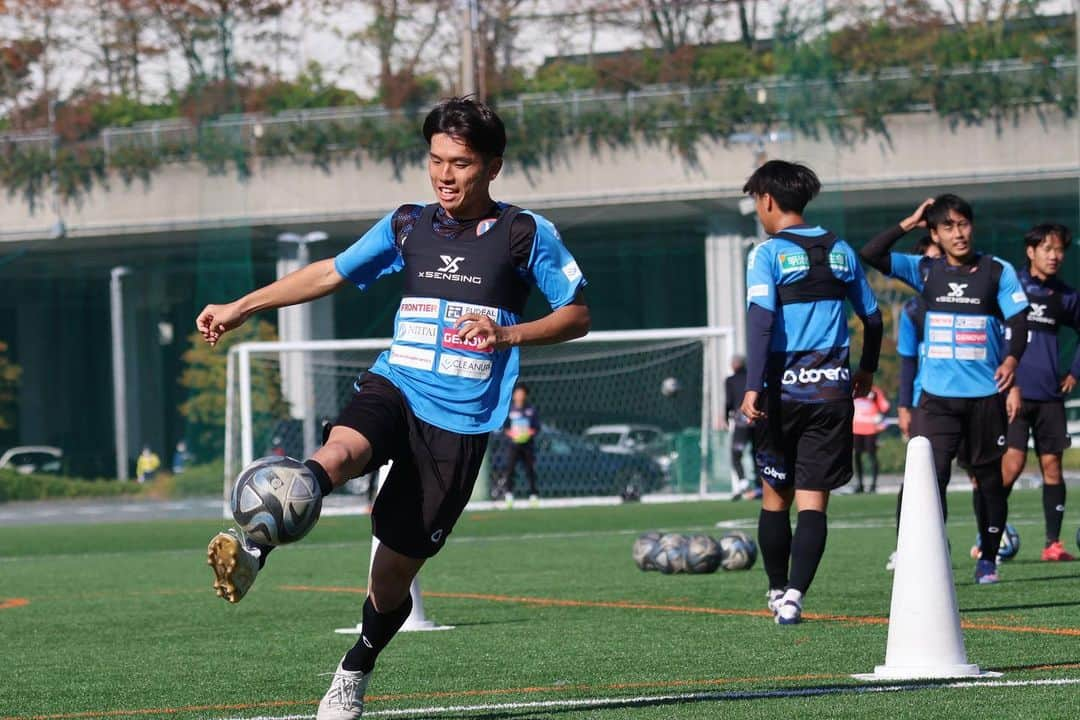 横浜スポーツ&カルチャークラブさんのインスタグラム写真 - (横浜スポーツ&カルチャークラブInstagram)「. 🔵training🟠  11/24  training photo📸  #中里崇宏 #大越寛人 #佐川亮介 #佐藤大樹 #花房稔  ホーム最終戦👉 📅11/26（日）13:00ko 🆚#AC長野パルセイロ 👑#明治安田生命横浜支社THANKSMATCH 🏟#ニッパツ三ツ沢球技場  #yscc #Ｊリーグ #jleague #j3 #横浜 #本牧 #soccer #サッカー #bonera」11月24日 20時00分 - yscc_official