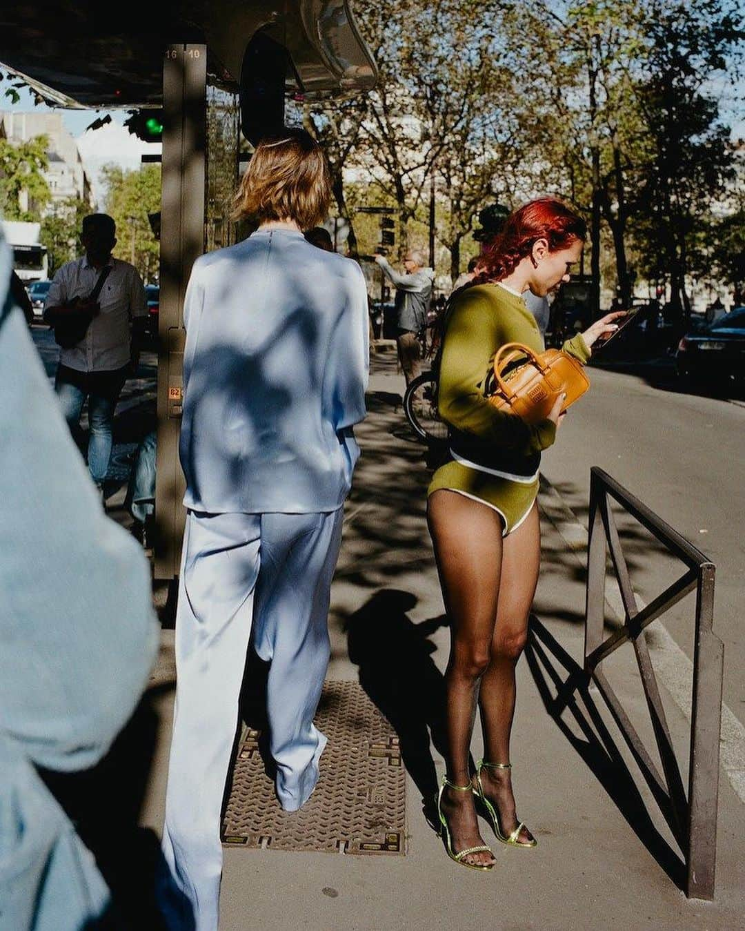 Dazed Magazineさんのインスタグラム写真 - (Dazed MagazineInstagram)「Photographer Yu Fujiwara (@8and2⁠) drops his latest style dispatch from the cobbled streets of Paris 💘⁠ ⁠ Tap link in bio to see more 🔗⁠ ⁠⁠ #DazedFashion #Streetstyle #PFW #SS24」11月24日 19時47分 - dazed