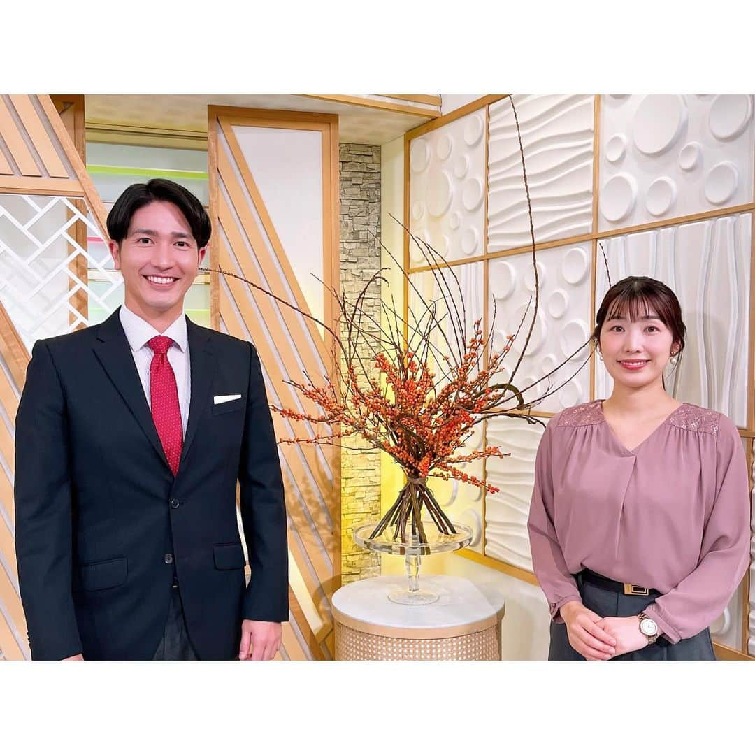 小林美沙希のインスタグラム：「． #OTVLiveNewsイット！ 月曜日の特集はスポーツです📺 ． 明日行われるFC琉球のホーム最終戦の模様をたっぷりお伝えします⚽️ ． そして… サポーターたちはJ3の荒波に揉まれた激動のシーズンをどう見たのでしょうか。 ． #沖縄#Okinawa #沖縄テレビ#ニュース #アナウンサー #大城良太#小林美沙希」