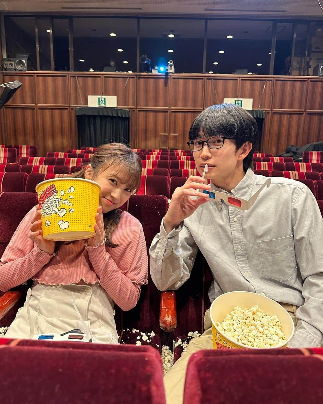 村井の恋のインスタグラム：「・ 1話の次回予告クイズシリーズ☝️👓  まずは映画館デート！ 放送では一瞬でしたが、実はあんなことになっていました😳  その様子は番組インスタで🍿 @tbs_renainosusume  #tbs #ドラマストリーム #恋愛のすゝめ #綱啓永 #本田響矢 #一ノ瀬ワタル #若林時英 #ひょっこりはん #矢吹奈子 #Netflix先行配信中 #11月28日深夜25時13分放送 #放送終了後TVerにて無料配信 #次回予告クイズシリーズ #ここでクイズ #映画鑑賞デート #とりはな #つなこ #こいすす」