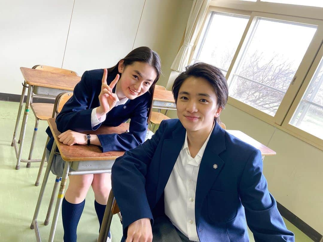 木戸大聖のインスタグラム：「㊗️今日でNetflix『First Love 初恋』が配信されて丸一年が経ちました！✈️❄️  一年経った今でも、この作品が本当に沢山の方に愛され続けていて、改めてこの作品と出会えて、晴道と出会えて良かったです！  今後も『First Love 初恋』が皆さんの心の中に残り続ける作品になっていったら嬉しいです😆  ということで、沢山のオフショットあげちゃいます！✌️ . #Netflix #FirstLove初恋  #oneyearanniversary #1124」