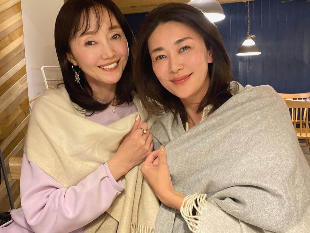 上田祥子さんのインスタグラム写真 - (上田祥子Instagram)「ゆったんお誕生会。 素晴らしいメンバーで、最高の盛り上がり😆 肉三昧ゴハンでパワーをつけて、2軒目は新宿ヤングマンへ。 昭和歌謡たまりません。 ゆったんお誕生日おめでとう🎉 楽しかったね♪ #織香ちゃんのストール素敵過ぎる🫶」11月24日 20時11分 - uedasachikoinsta