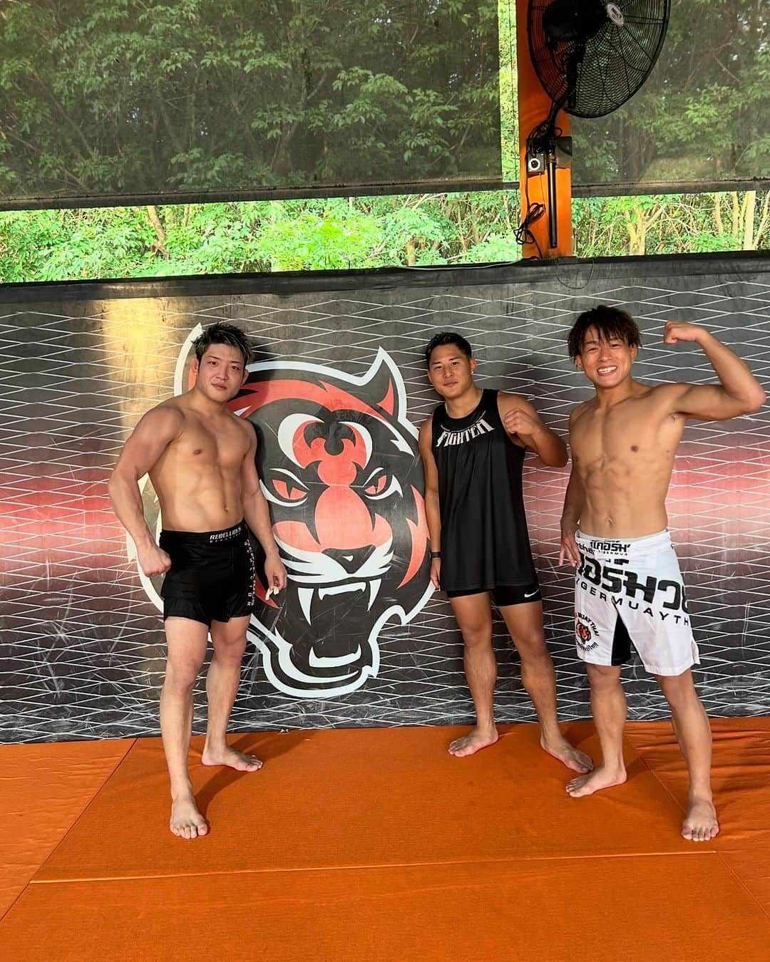 堀江圭功さんのインスタグラム写真 - (堀江圭功Instagram)「約3週間のタイガームエタイ @tigermuaythai での練習終了！ 日本で味わえない緊張感や知らない技術を知り勉強になった！ この経験を活かして強くなりまくるしかない！  写真をあんまり撮ってないのであるやつで！笑  Thank you to everyone who practiced with us!」11月24日 20時19分 - yosinoriyosinori