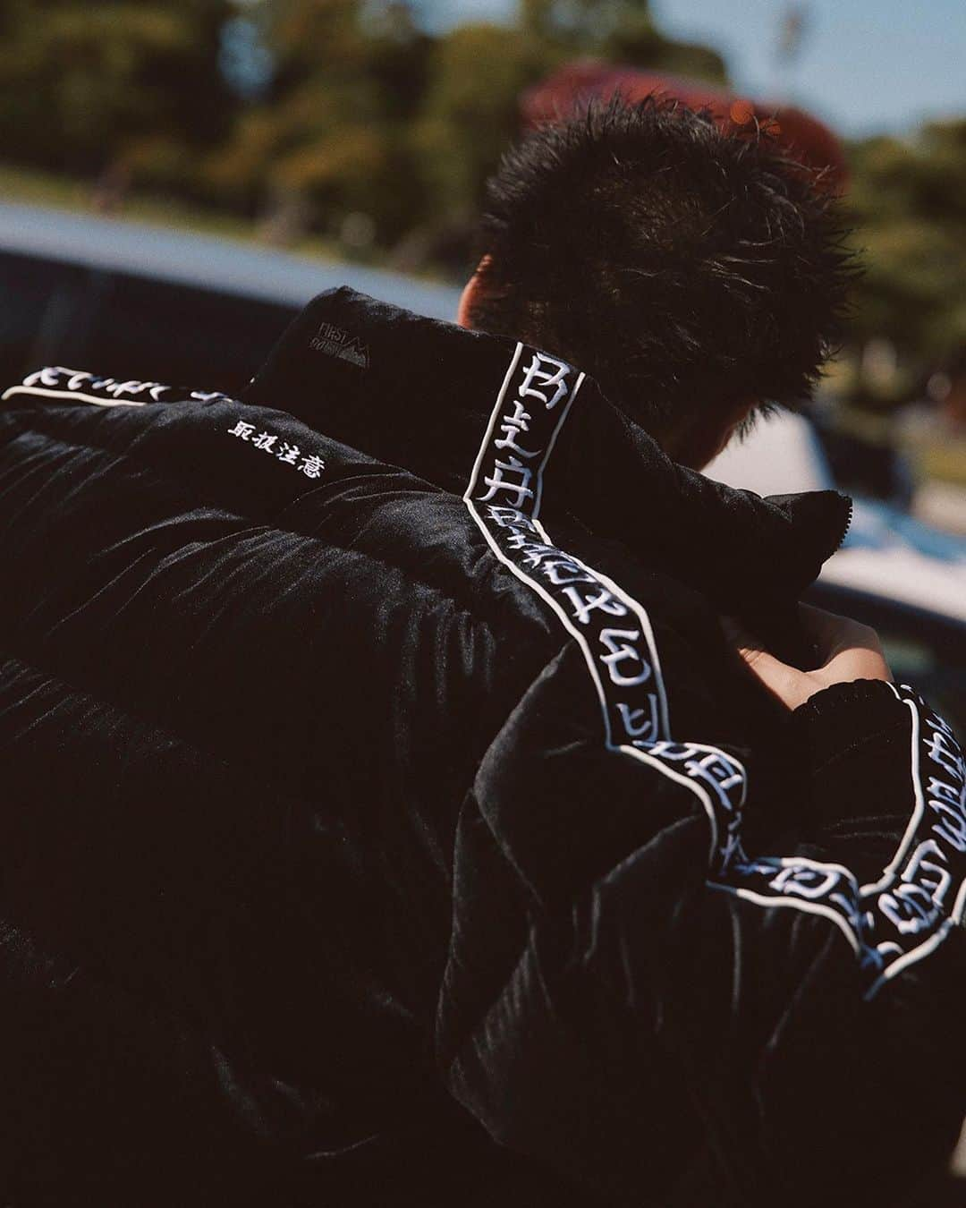 Deepinsideinc.com Storeさんのインスタグラム写真 - (Deepinsideinc.com StoreInstagram)「.  Black Eye Patch × FIRST DOWN  " Kanji Taped Velour Puffer Jacket "  <In Stores & Online> 11/25(Sat) 12:00 -  @blackeyepatch  @firstdown_official  #blackeyepatch  #firstdown」11月24日 20時15分 - deepinsideinc.comstore_men