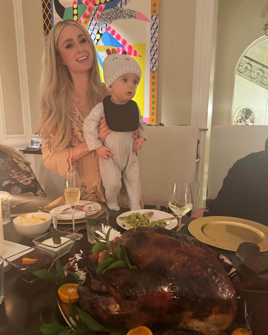 パリス・ヒルトンさんのインスタグラム写真 - (パリス・ヒルトンInstagram)「So much to be grateful for this Thanksgiving🥰🩵👶🏼👶🏼💗 #SlivingMom ✨」11月24日 20時30分 - parishilton