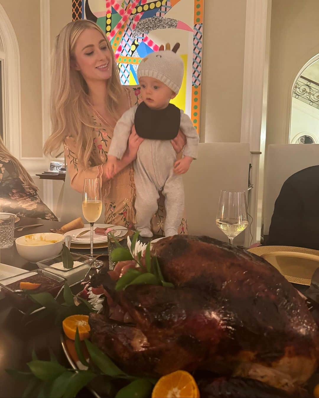 パリス・ヒルトンさんのインスタグラム写真 - (パリス・ヒルトンInstagram)「So much to be grateful for this Thanksgiving🥰🩵👶🏼👶🏼💗 #SlivingMom ✨」11月24日 20時30分 - parishilton
