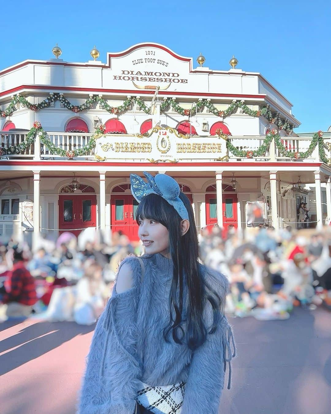 林咲希のインスタグラム：「クリスマスディズニーひさびさだった〜🎄」