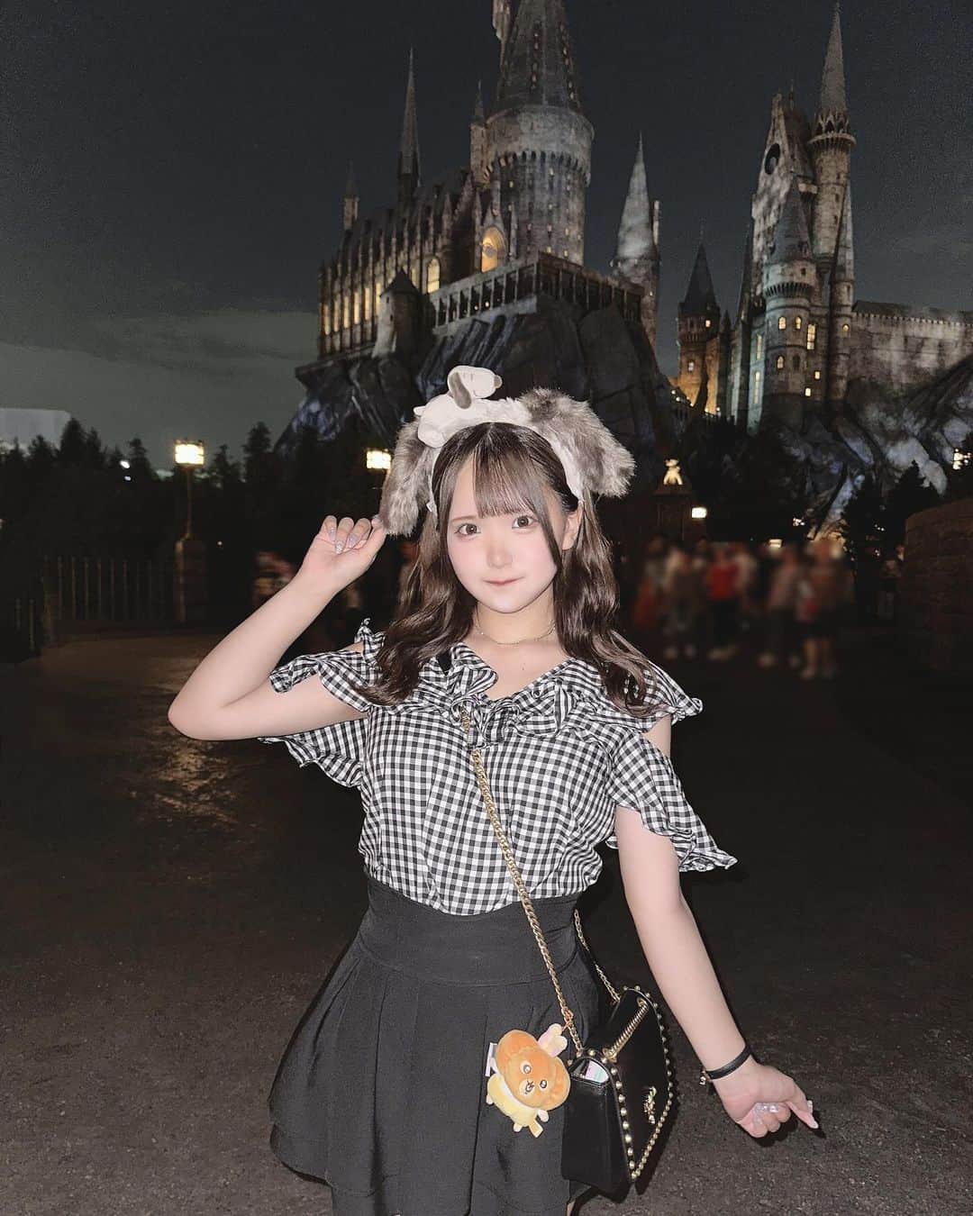 如月このみのインスタグラム：「ハリポタエリア、ニンテンドーと同じくらいすき꒰ᐡ• ‧̫ •ᐡ꒱⊃🪄✩  #アイドル #グラドル #グラビア #無加工 #idol #gravureidol #gravure #meido #maidcafe #Japanesegirl #Cosplay #costume #좋아요반 #좋아요환영 #ไอดอล #idola #jepang #Ídolo #diminuto #bonita #偶像 #可爱 #萌 #japaneseidol #アイドル衣装 #ユニバーサルスタジオジャパン #ユニバ #usj #大阪 #旅行」