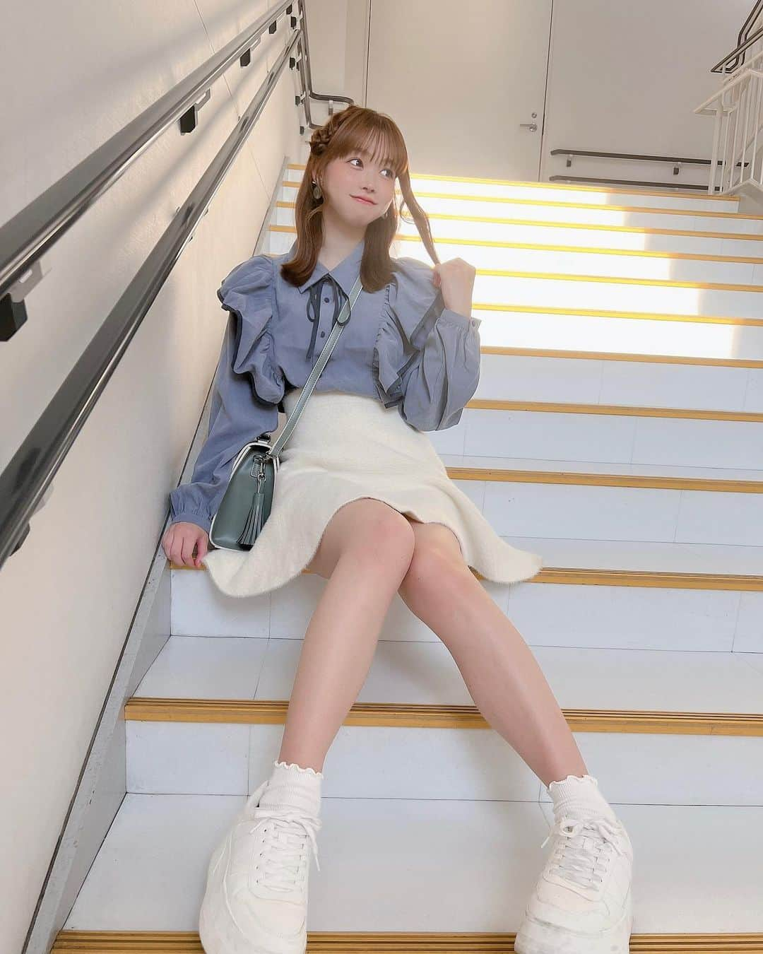 ハルナさんのインスタグラム写真 - (ハルナInstagram)「☁️ ． ⁡ 君の好き、聞かせて？ ⁡ ． ． #過去pic #私服 #私服コーデ #ミニスカート #スニーカー #フォロー #いいね返し #좋아요 #좋아요환영‪ #photography #likesforlike #instalike #followers #followforfollowback #nippon #japan #fashion #fashionstyle #ootd #japanesegirl #instagood #instamood」11月24日 20時41分 - haruna_h616