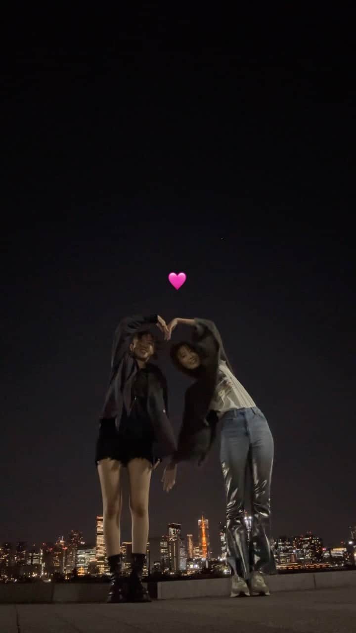 りかりこのインスタグラム：「🩷TWINS🩷  @ichirika_62 @riko_ichino   #twins#followｍe#japan」