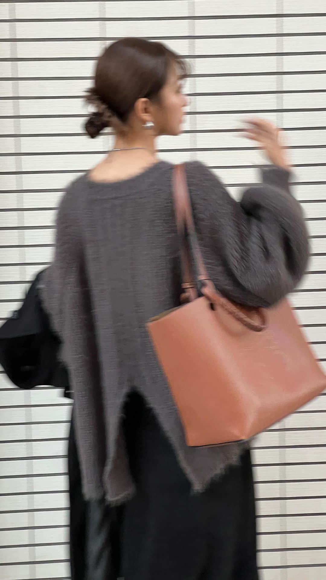 ぐでみなみのインスタグラム：「突撃コーデ紹介  tops @acym_official  outer @selectmoca  skirt @mofftime_official   #selectmoca  #mofftime #acym」