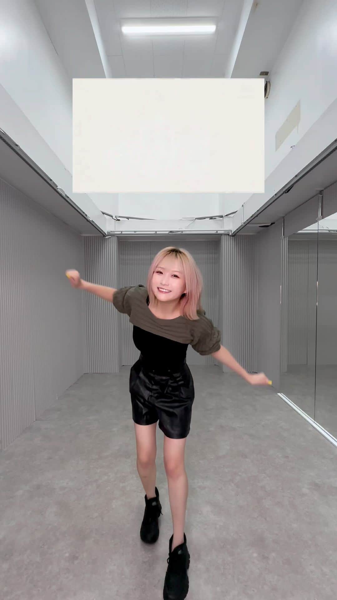 羽音朱ジュリィ（山本朱莉）のインスタグラム