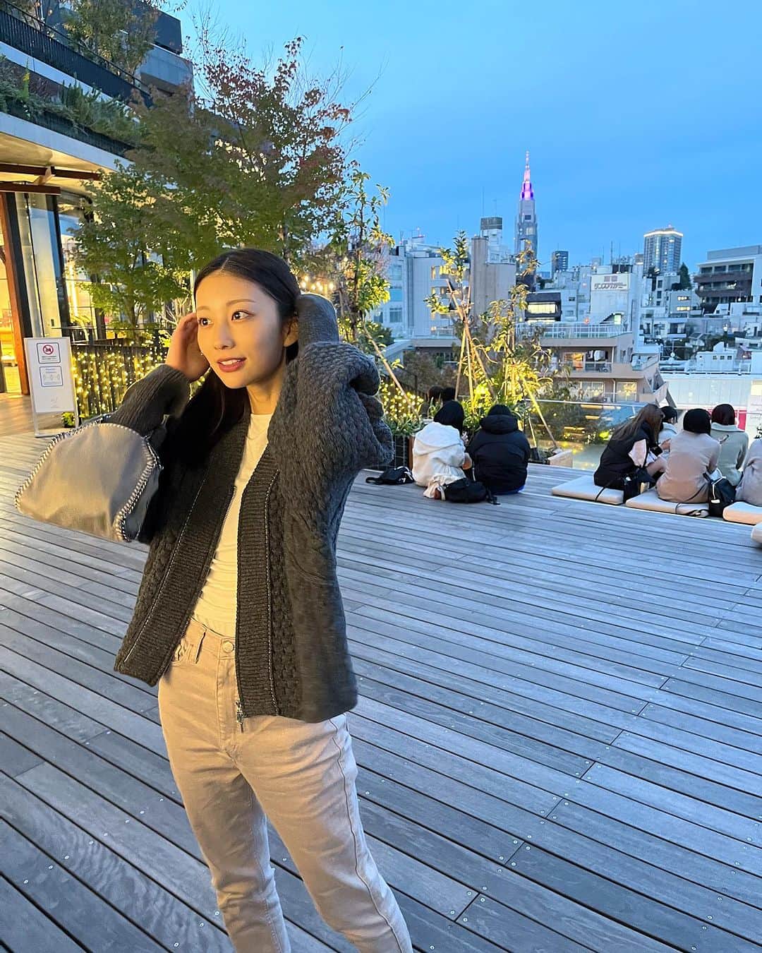 山崎萌香のインスタグラム：「. 🌐⛄️🤍」