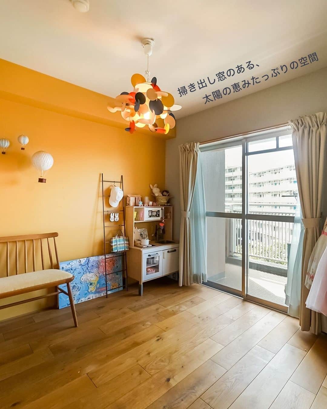 カウカモ ｜『一点もの』の住まいに出会おうさんのインスタグラム写真 - (カウカモ ｜『一点もの』の住まいに出会おうInstagram)「【物件の推しポイント】 ▶︎吉祥寺駅から徒歩30分（77.03㎡・2LDK） ▶︎リズミカルに配置したダイニングのペンダントライト ▶︎のんびりチルできそうな、余裕ある大きさのルーフバルコニー付き  ---------------⁣ ✔️ お気に入りの物件を見返しやすいように保存しよう！ ✔️ リノベやインテリアの参考になると思ったら保存！ ---------------⁣  ロゴをタップで他の物件も見る👀✨  このアカウントは、毎日物件情報を発信中！ 情報を受け取りたい場合は、@cowcamo をフォローしてね .⁣ ※お問合せいただいた時点で契約済となっている可能性があります。 ※ローンの目安は、頭金ゼロ、借入年数35年、都市銀行・変動金利0.525%（優遇利用）を想定。審査内容により、融資の一部または全部をご利用頂けない場合がございます。予めご了承ください。 ※金額は掲載時点のものになります  #cowcamo⁣ #カウカモ⁣ .⁣ #住まいづくり #間取り #間取り図 #リビングインテリア  #ダイニングインテリア #キッチンインテリア #リノベ #リノベーション #リノベーションマンション #中古マンション #マンション暮らし #ライフスタイル #シンプルライフ #インテリア #インテリアデザイン #インテリアコーディネート #インテリア雑貨 #インテリア好きな人と繋がりたい #物件探し #内装 #オープンキッチン #心地よい暮らし #ナチュラルモダン #海外インテリアに憧れる #明るいリビング」11月24日 21時00分 - cowcamo