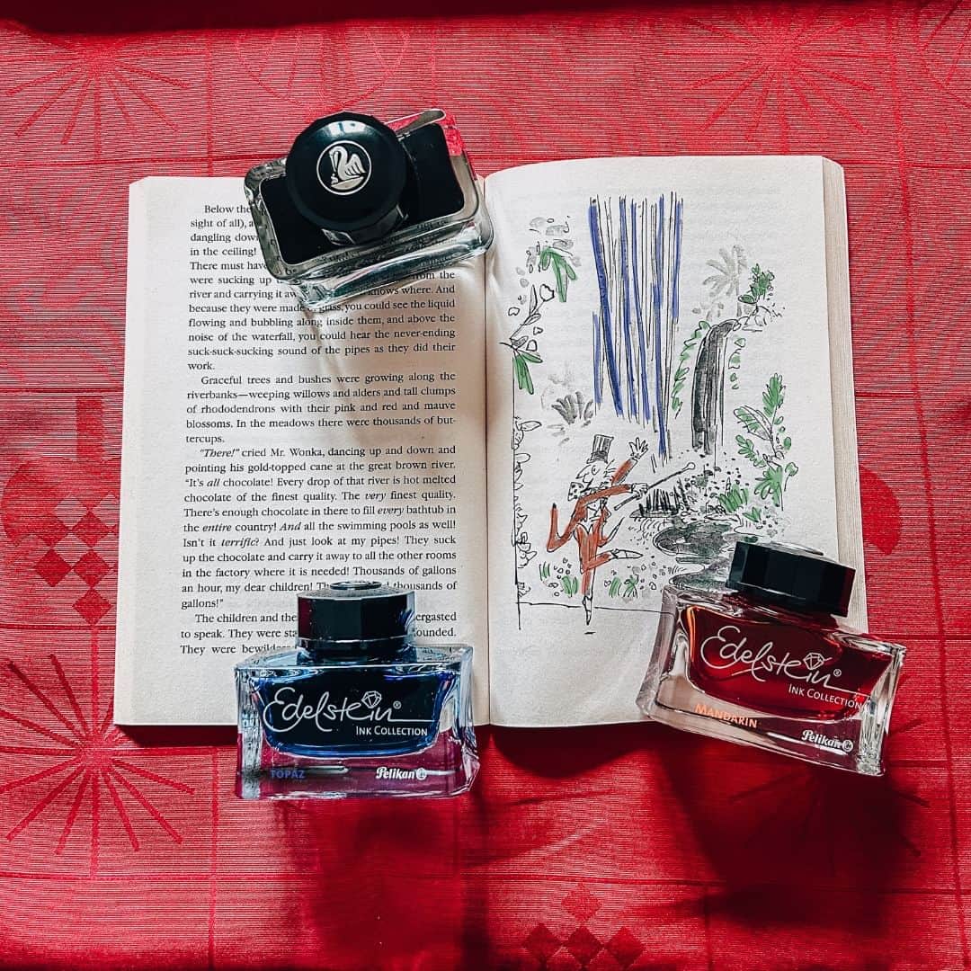 ペリカンのインスタグラム：「🖌️ Choose Your Ink, Chart Your Course: Much like choosing the right path for your characters, selecting the perfect ink color is an adventure in itself. Dive into a world of vibrant hues and subtle shades, each ink bottle a new chapter waiting to be written - and colored.   💧Edelstein inks to be seen: Topaz, Mandarin, Aventurine  #PelikanEdelsteinInk #WritingAdventure #PelikanPassion #EdelsteinInk」
