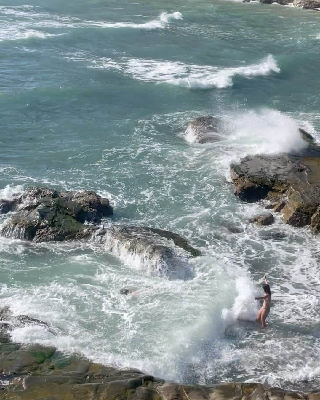 美南レイラのインスタグラム：「surfersにbillabongサウナができたよ♡  最高なロケーションで整えるからまじでみんな行って🧖‍♀️🔥  #billabong#billabongwomens#surfers」