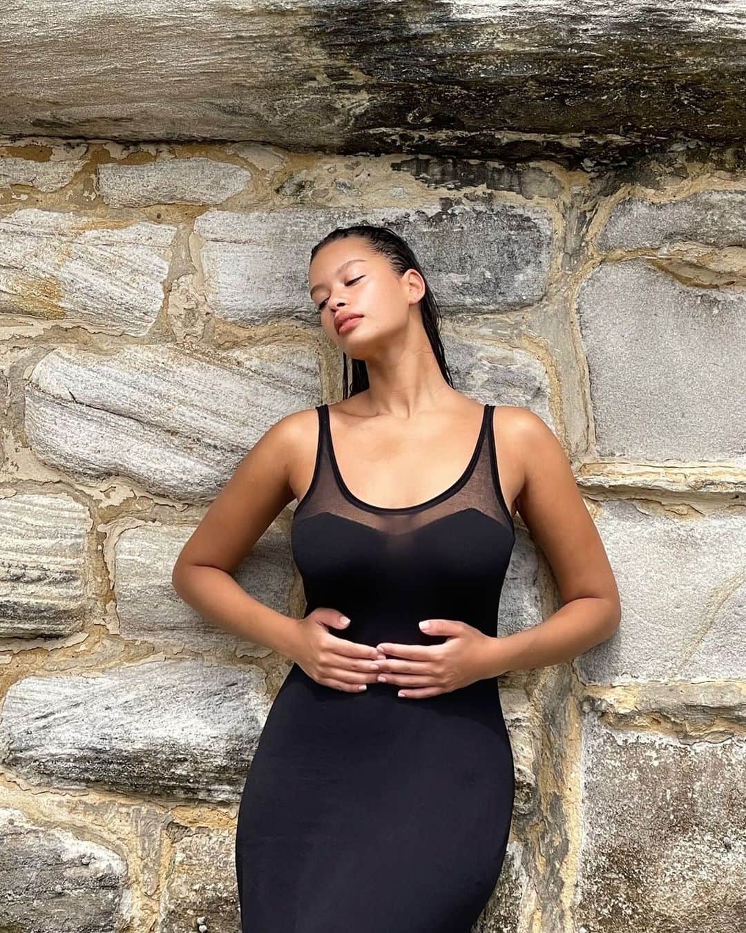 ベック&ブリッジのインスタグラム：「@shimmamarie styles the Jessa Knit Maxi Dress, an easy-to-wear wardrobe staple. Shop up to 50% off best sellers in the Cyber Sale Edit. ⠀⠀⠀⠀⠀⠀⠀⠀⠀ #becandbridge #sale」