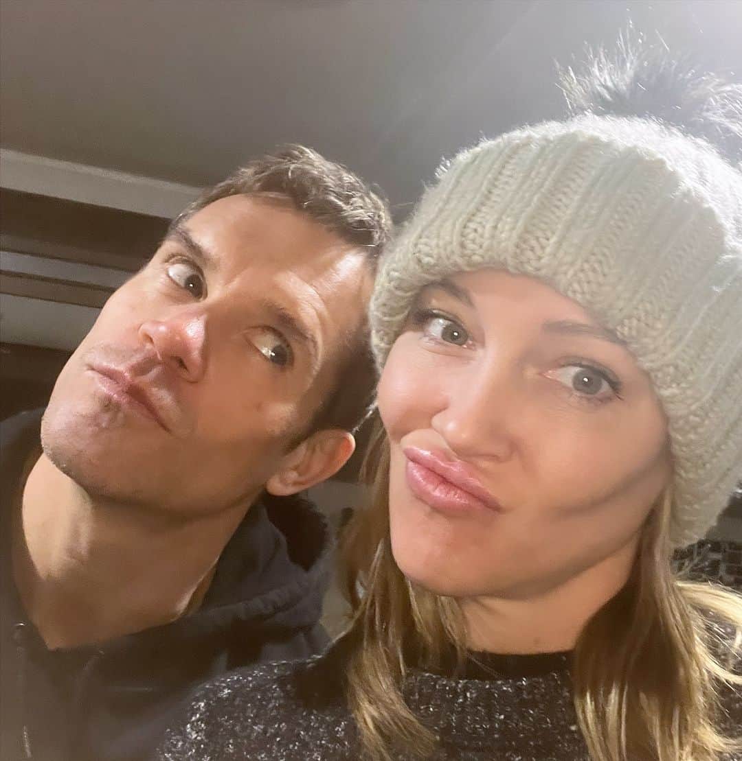 ケイティ・キャシディのインスタグラム：「Happy Thanksgiving!!! (From Canada) Grateful for each & every day to be alive, happy & healthy. Also, thankful for this one! @stephenhuszar」