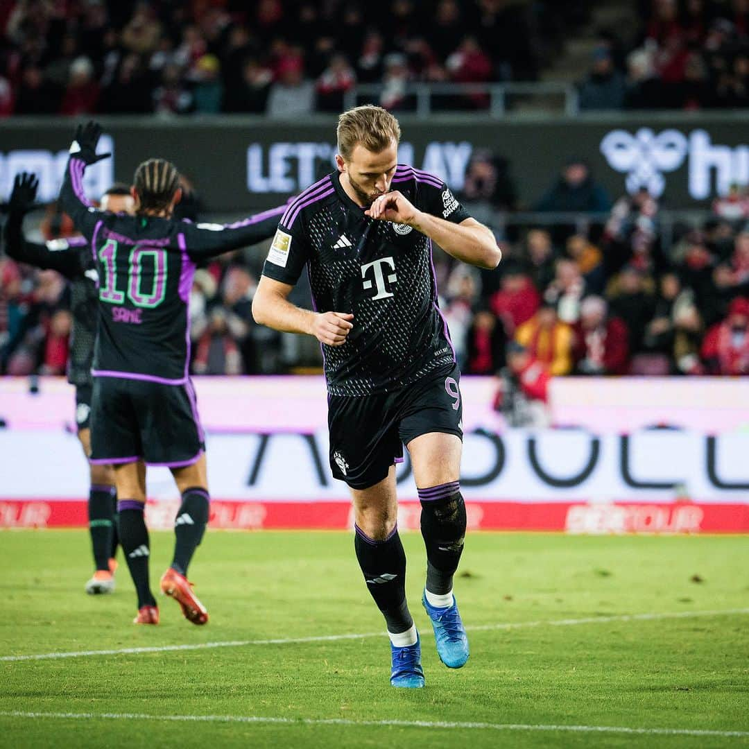 ハリー・ケインのインスタグラム：「Great win away from home. Had good control throughout the whole game! Let’s keep it going. 🙌 #MiaSanMia」