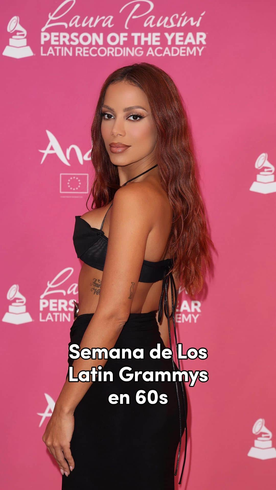 euanittaのインスタグラム：「No es fácil ser Anitta… aquí hay una prueba de cómo se ve una semana en mi vida… Semana de premios, noches sin dormir, vuelo tras vuelo, un horario lleno de compromisos y una combinación de gratitud y fatiga. Larissa la niña soñadora, esta applaudiendo! 😌   Em pt:  Qdo eu digo que não é fácil ser Anitta... aqui tá uma prova de como é uma semana na minha vida... Noites sem dormir, sem comer direito, voo atrás de voo, uma agenda cheia de compromissos e uma combinação de gratidão e cansaço. haha Certeza que Larissa, aquela menina sonhadora tá aplaudindo! 😌」