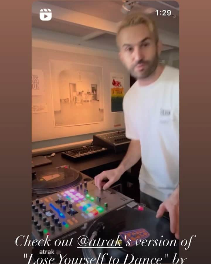 ナイル・ロジャースのインスタグラム：「Check out @Atrak's version of "Lose Yourself to Dance" by @DaftPunk ft @Pharrell + @nilerodgers」