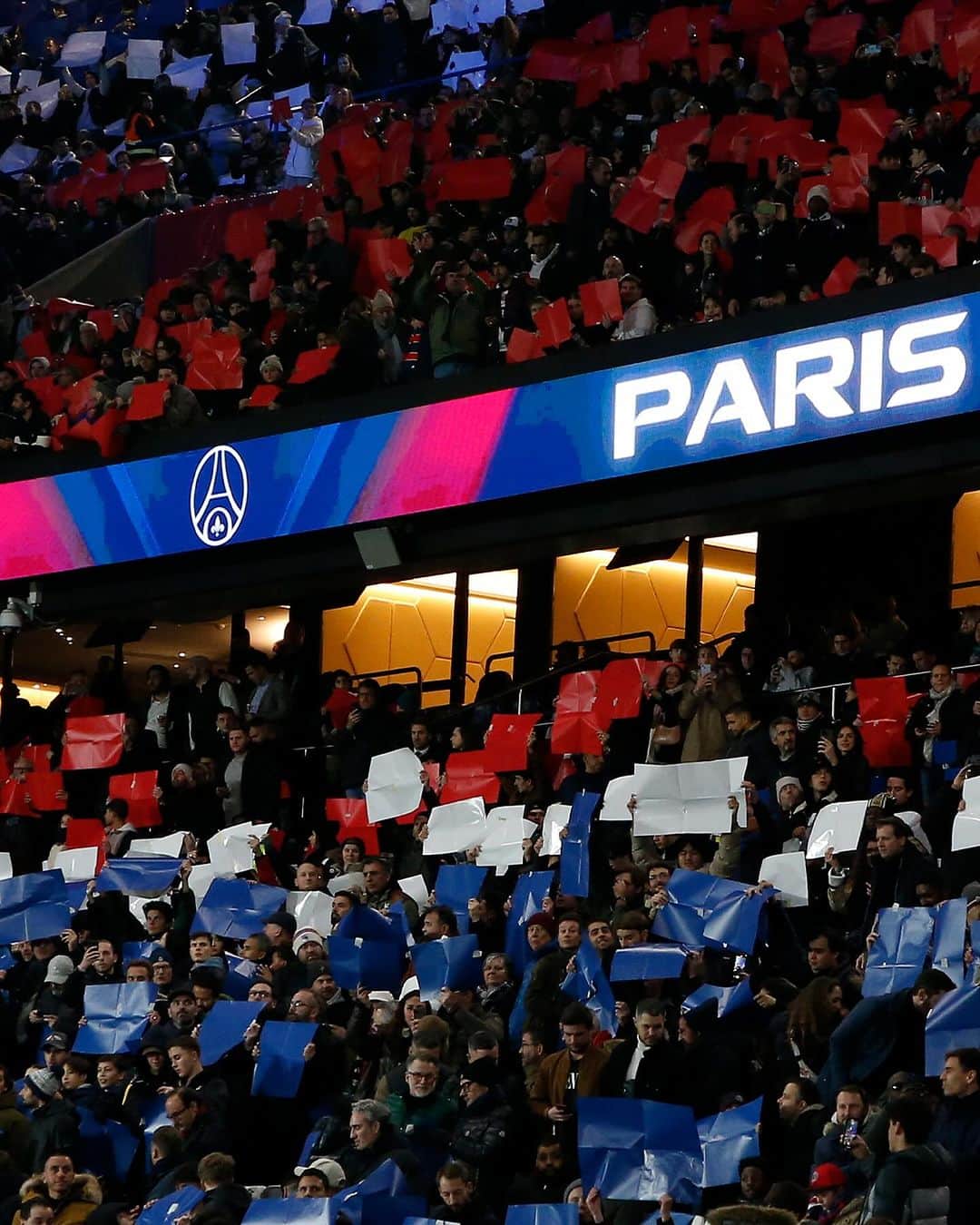 パリ・サンジェルマンFCさんのインスタグラム写真 - (パリ・サンジェルマンFCInstagram)「Thanks to our fans for their support! ❤️💙  Merci à nos supporters pour leur soutien ! ❤️💙  #PSGASM | #Ligue1」11月25日 7時29分 - psg