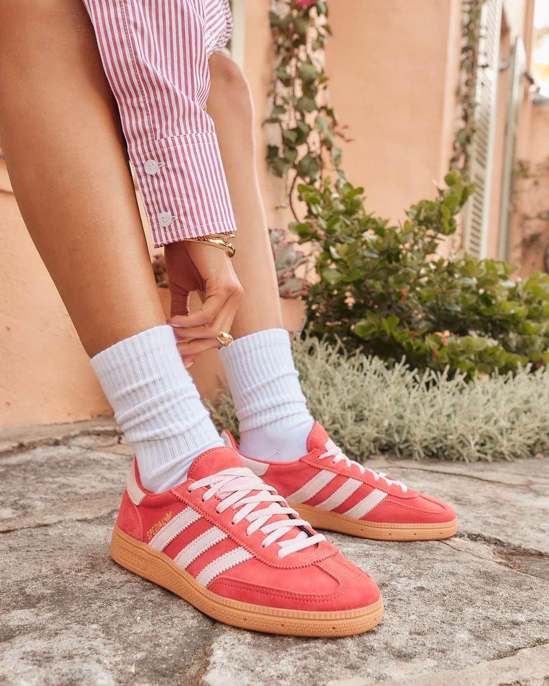 STYLERUNNERのインスタグラム：「Your daily dose of adidas 🧡 The latest adidas Originals Handball Spezial have our hearts. Now available online & select stores!  Green  👟 Sydney CBD, Double Bay, Armadale, Brighton. Coming soon to Highpoint, Claremont, Newmarket NZ  Red 👟 Sydney CBD, Double Bay, Armadale. Coming soon to Highpoint, Brighton, Claremont, Pac Fair, Newmarket NZ」