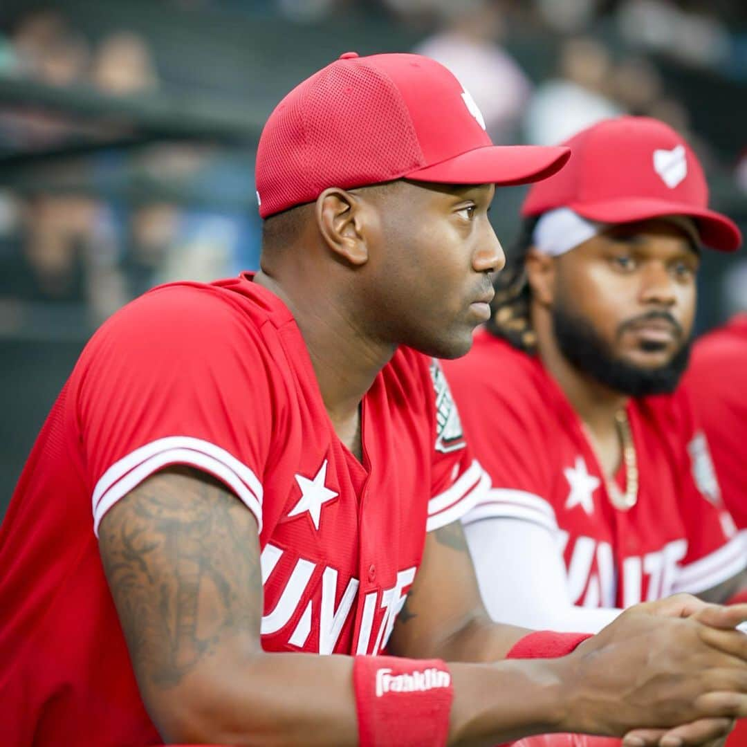 ディディ・グレゴリウスさんのインスタグラム写真 - (ディディ・グレゴリウスInstagram)「Dubai Game 1  We making history here playing the first professional baseball in  Dubai Professional league coming soon Sony #f1.4」11月25日 7時56分 - sirdidig18