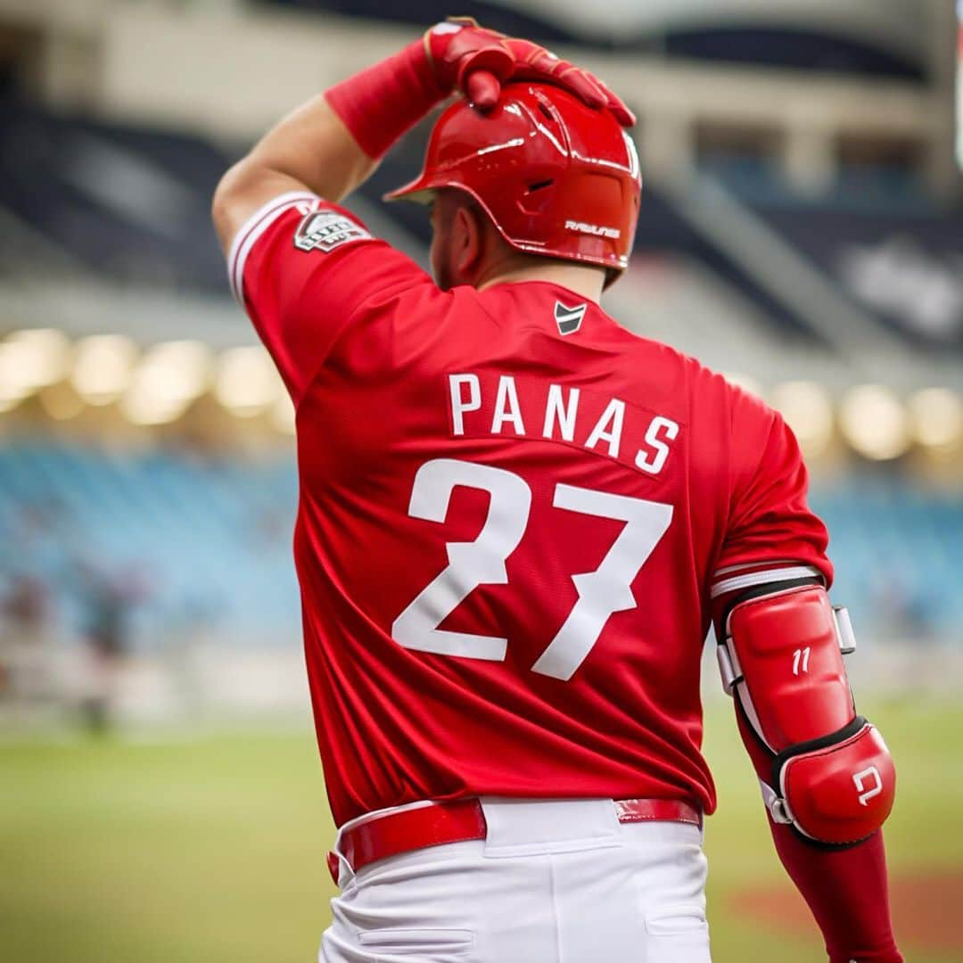 ディディ・グレゴリウスさんのインスタグラム写真 - (ディディ・グレゴリウスInstagram)「Dubai Game 1  We making history here playing the first professional baseball in  Dubai Professional league coming soon Sony #f1.4」11月25日 7時56分 - sirdidig18