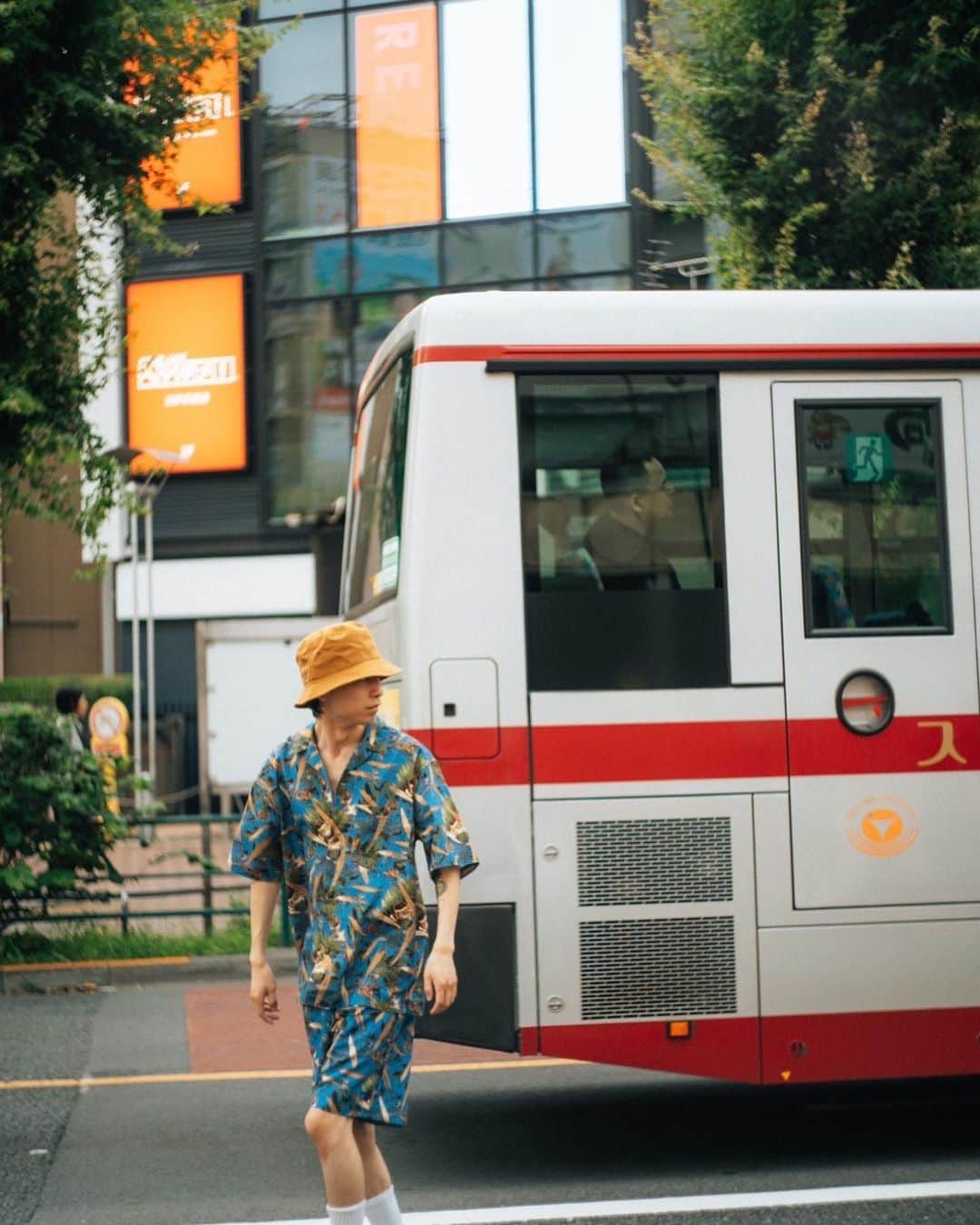 堂村璃羽のインスタグラム：「🚌🧺🎵🏃」