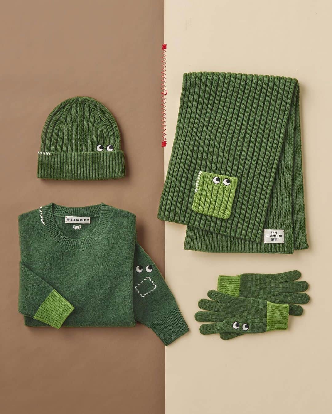 uniqlousaのインスタグラム：「Just Arrived: UNIQLO x ANYA HINDMARCH  Our new ANYA HINDMARCH 2023 Winter collection features innovative designs with expert craftsmanship featuring playful and fun knitwear, gloves, scarves, and tote bags!  @anyahindmarch  #Uniqlo #Uniqlousa #uniqloxanyahindmarch #AnyaHindmarch」