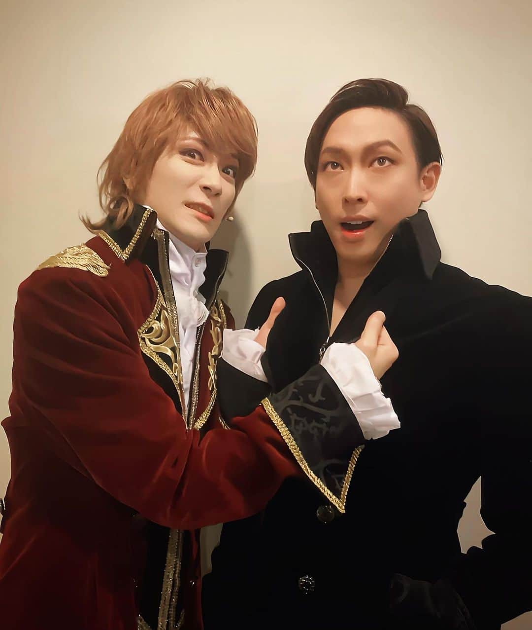 山口賢人さんのインスタグラム写真 - (山口賢人Instagram)「本日もありがとうございました💥  笠原織人と！！  舞台「果てしない海の向こうへ」 ～月の裏側から～ Jupiter  2023年11月22(水)～11月26(日） 🎫⇩⇩⇩ https://www.confetti-web.com/detail.php?tid=74049&」11月24日 23時02分 - kentyamaguchi11
