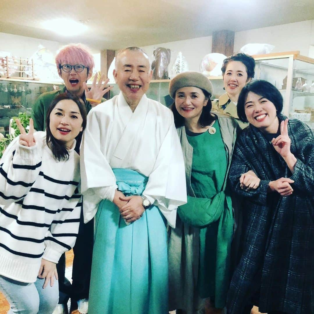 富所哲平さんのインスタグラム写真 - (富所哲平Instagram)「3回目。 古事記を学んできました。  もっともっと自分の命をフルで活かせるように。  もうとっくの昔から、自分のためだけにお金を稼ぐなんてビジョンではやってなくて、あたくし。 いかにして社会を良くするか。そのために自分には何ができるか。世のため人のために、何ができるか。お金はそのための手段でしかなくて、絶対に目的になり得ないのに。  そのタイプの勘繰りを食らうと、 見てる世界が違い過ぎて、どこから説明したらいいのかわからなくなるから、がっくしくる。  それでも祓う。祓い続けて進む。」11月24日 23時07分 - tomitetsu823