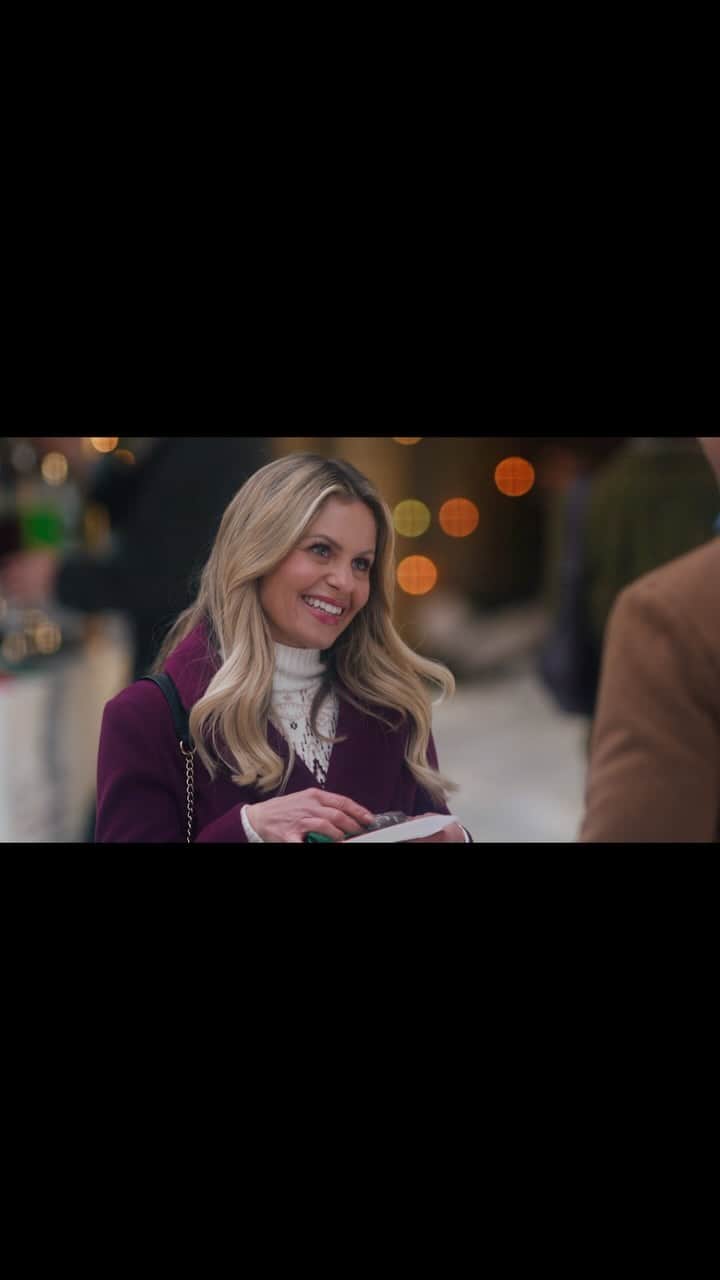 キャンディス・キャメロン・ブレのインスタグラム：「TONIGHT IS THE NIGHT ✨ My Christmas Hero premiers on @gactv at 8/7c  Comment below and tell me if you’ll be tuning in!!! If you haven’t already, make sure to text the word CHRISTMAS to 877-999-1225 to find the #greatamericanfamily channel ❤️」
