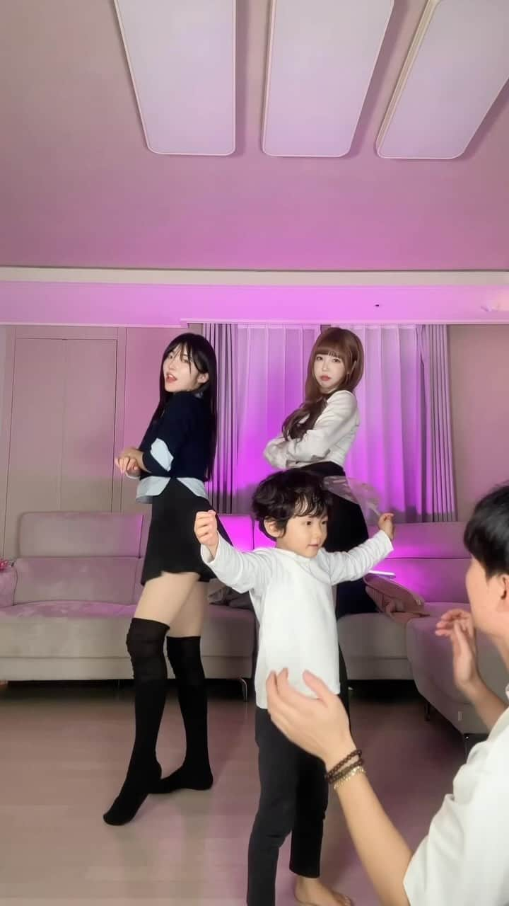 ゆかのインスタグラム：「🤣🤣🤣🤦‍♀️ . . . #reels #reelsviral #funny #funnymemes #family #explore #dance #dancechallenge #trend #웃긴짤 #댄스 #댄스챌린지 #ダンス #面白い #トレンド」